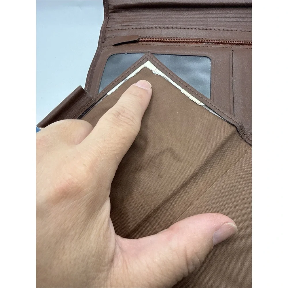 Buxton‎ Vintage Top Grain Cowhide Credit Card Wallet With Embossed Emblem